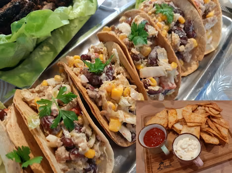 Tacos z sałatką meksykańską i domowe nachosy