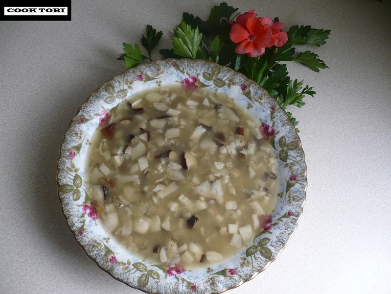 Gęsta zupa z prawdziwków bez mąki