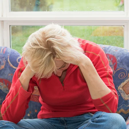 „Nie chcę, żeby mój mąż cokolwiek po mnie dziedziczył. Rozwodu nie planuję. Czy mogę to prawnie zabezpieczyć?” — pisze Marzena [LIST]