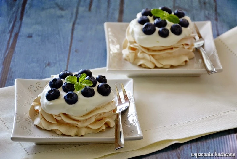 Mini Pavlova