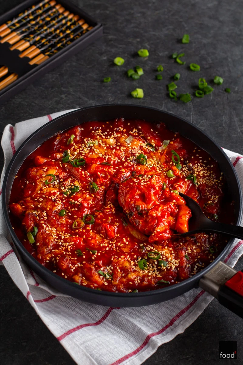 Tteokbokki – koreańskie kopytka w ostrym sosie