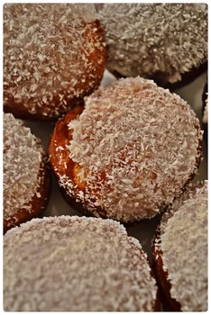 Pączki kokosowe z domowym budyniem kokosowym