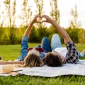 5 sygnałów, że on nie jest tylko kolegą