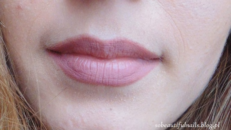 Konturówka Avon - Mystery Mauve