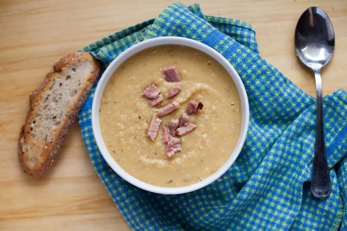 Zupa grochowa z szynką