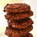 Ciasteczka brownie z płatkami migdałowymi