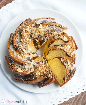Wielkanocna babka z serem