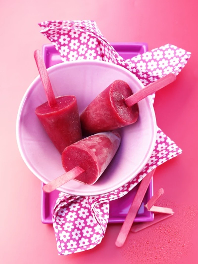 Lody żurawinowe na patyku