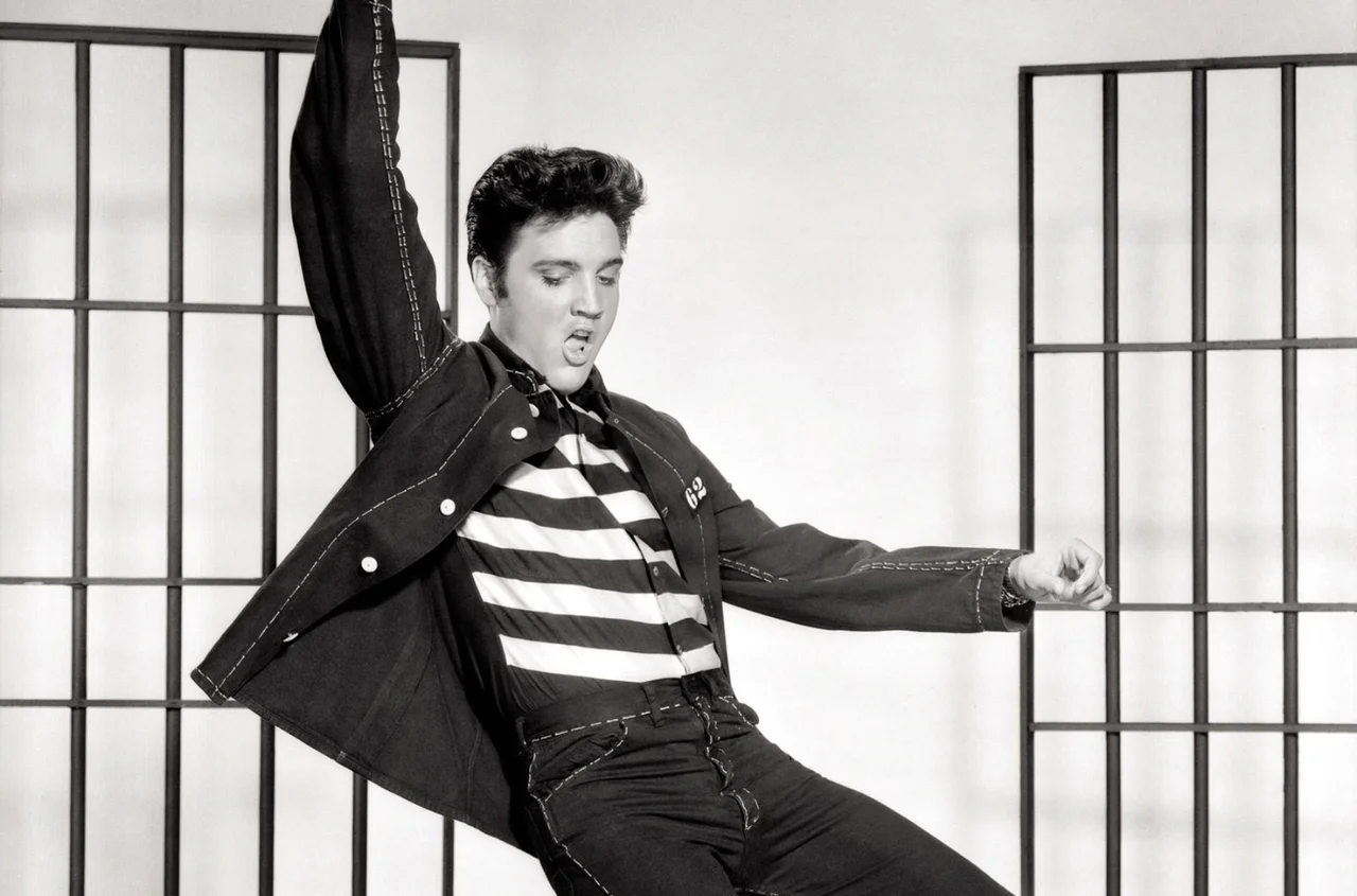 Dzień Elvisa Presleya: Jak Król Rock'n'Rolla Zmienił Muzykę Na Zawsze