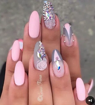 Bogato zrobione paznokcie