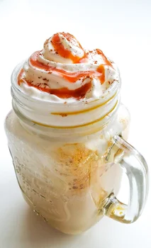Dyniowa latte z kokosową śmietanką