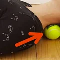 Zobacz jaką ulgę w bólu mogą przynieść zwykłe piłki tenisowe