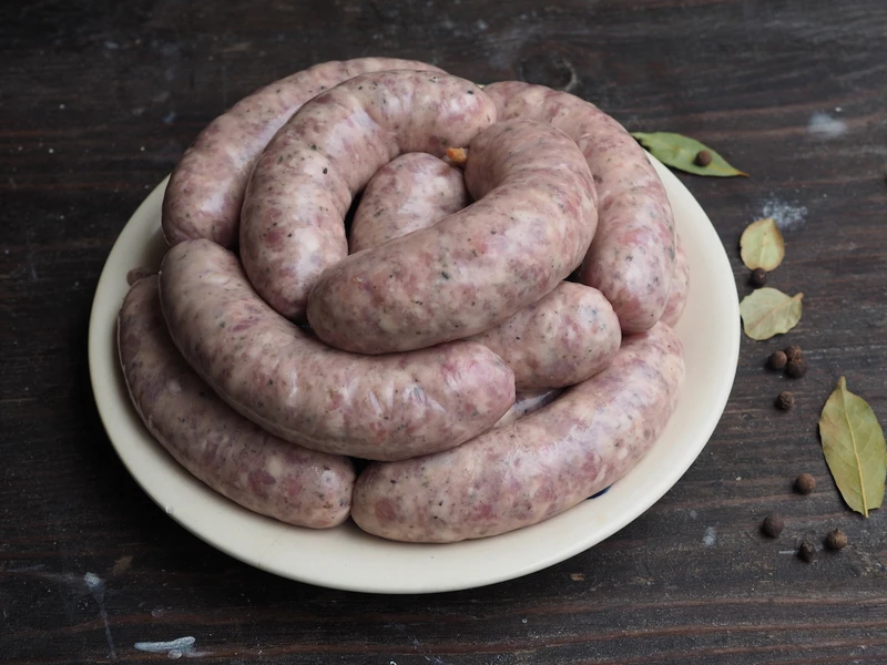 Domowa biała kiełbasa