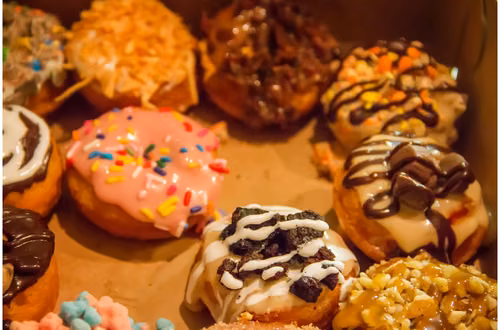 Tłusty czwartek 2025: Pączki droższe niż kiedykolwiek?! Ceny mogą zaskoczyć!
