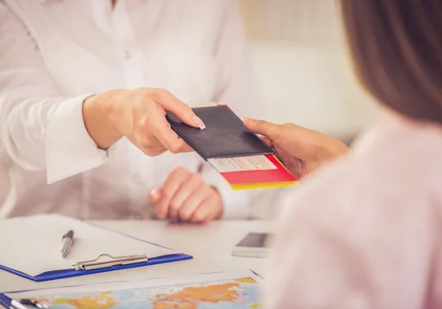 Polskie biuro podróży wstrzymało sprzedaż wycieczek. Znamy powód!