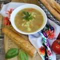 Szybka zupa grochowa z drożdżowymi paluchami z makiem