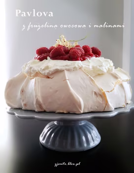 Pavlova z malinami