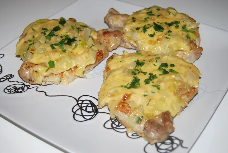 Schab w paście serowej