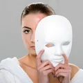 Te 4 znaki zodiaku ukrywają swoje emocje!  To ich sposób na przetrwanie… i ochronę