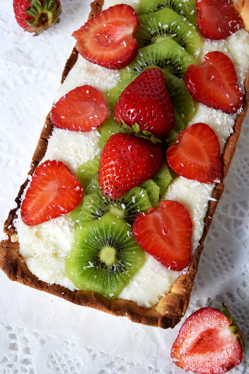 Fit tarta z budyniem jaglanym oraz owocami