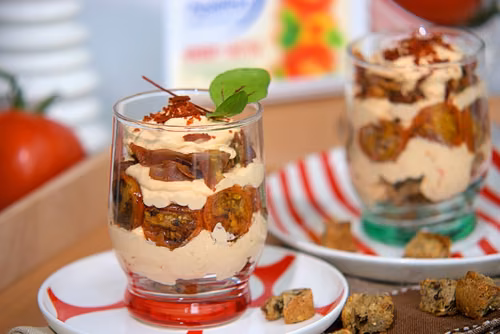 Tiramisu pomidorowe z prosciutto