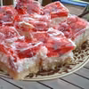 truskawkowe ciasto z bitą śmietaną i galaretką-pychotka!!!