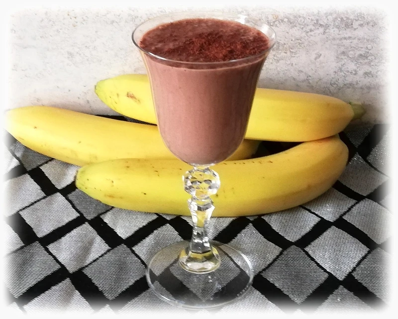 Koktaj bananowo-kakaowy