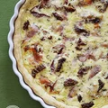 Tarta z szynką parmeńską i mozarellą