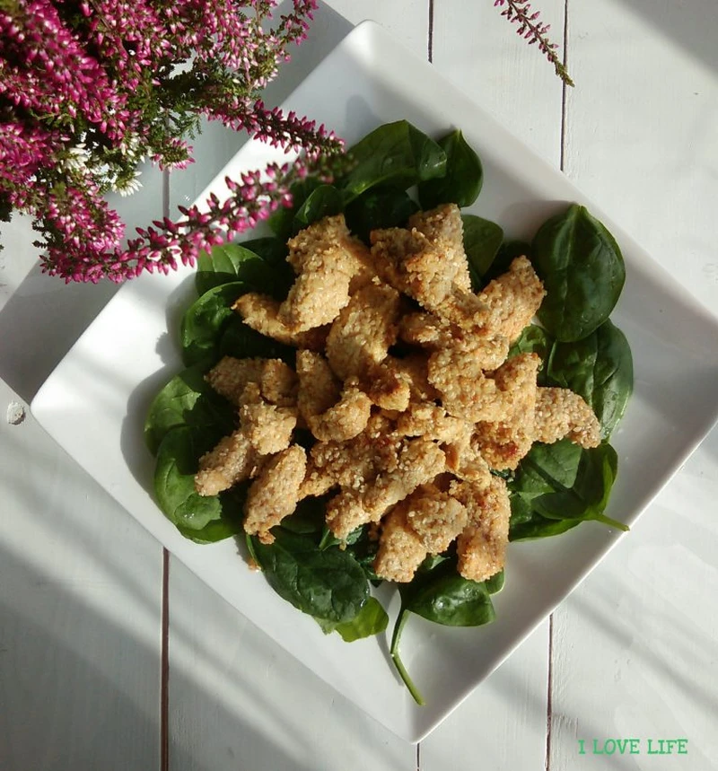 Nuggetsy w sezamie