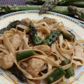 Makaron udon z kurczakiem i szparagami