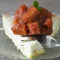 Keto ciasto z musem czekoladowym i rabarbarem