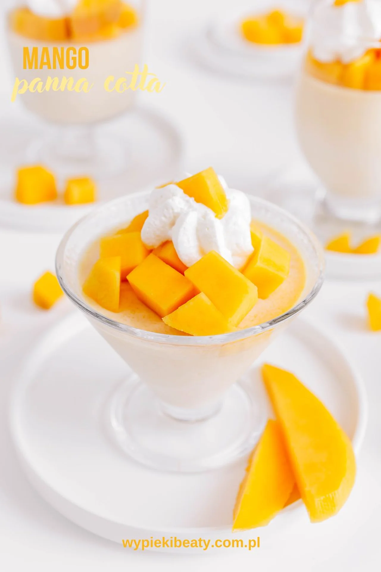 Mango panna cotta