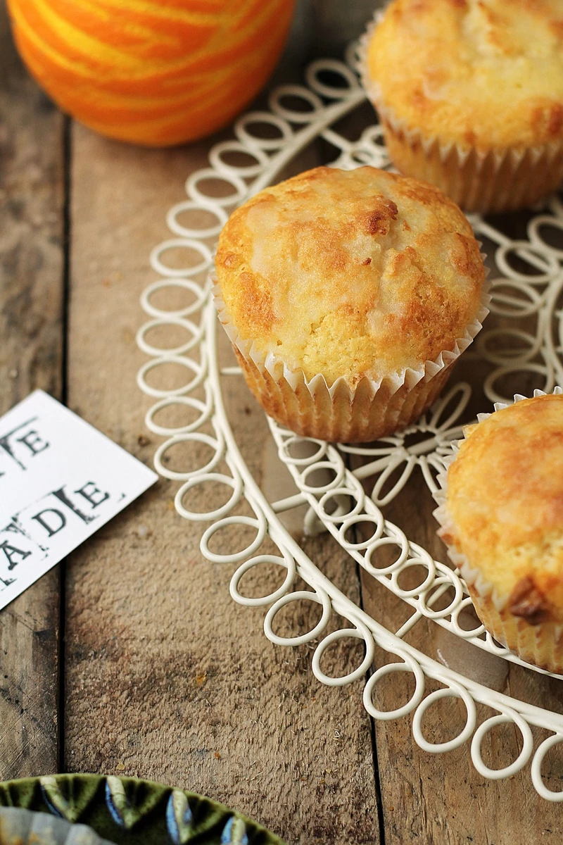 Muffiny pomarańczowe z białą czekoladą