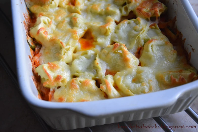 Zapiekanka z tortellini i kiełbasą