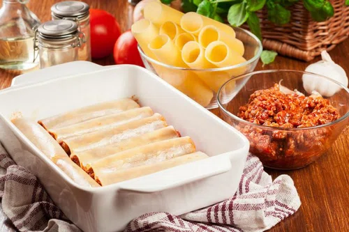 Cannelloni z sosem bolońskim
