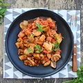 Bigos z pieczarek - szybkie danie jednogarnkowe na imprezy rodzinne.