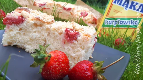 Ciasto drożdżowe z truskawkami