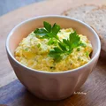 Błyskawiczna pasta jajeczna ze szczypiorkiem