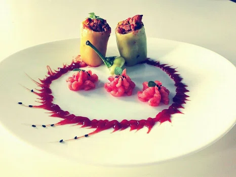 Papryka faszerowana z pomidorowym puree