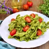 MAKARON Z PESTO I ŁOSOSIEM
