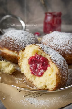 Pączki malinowe