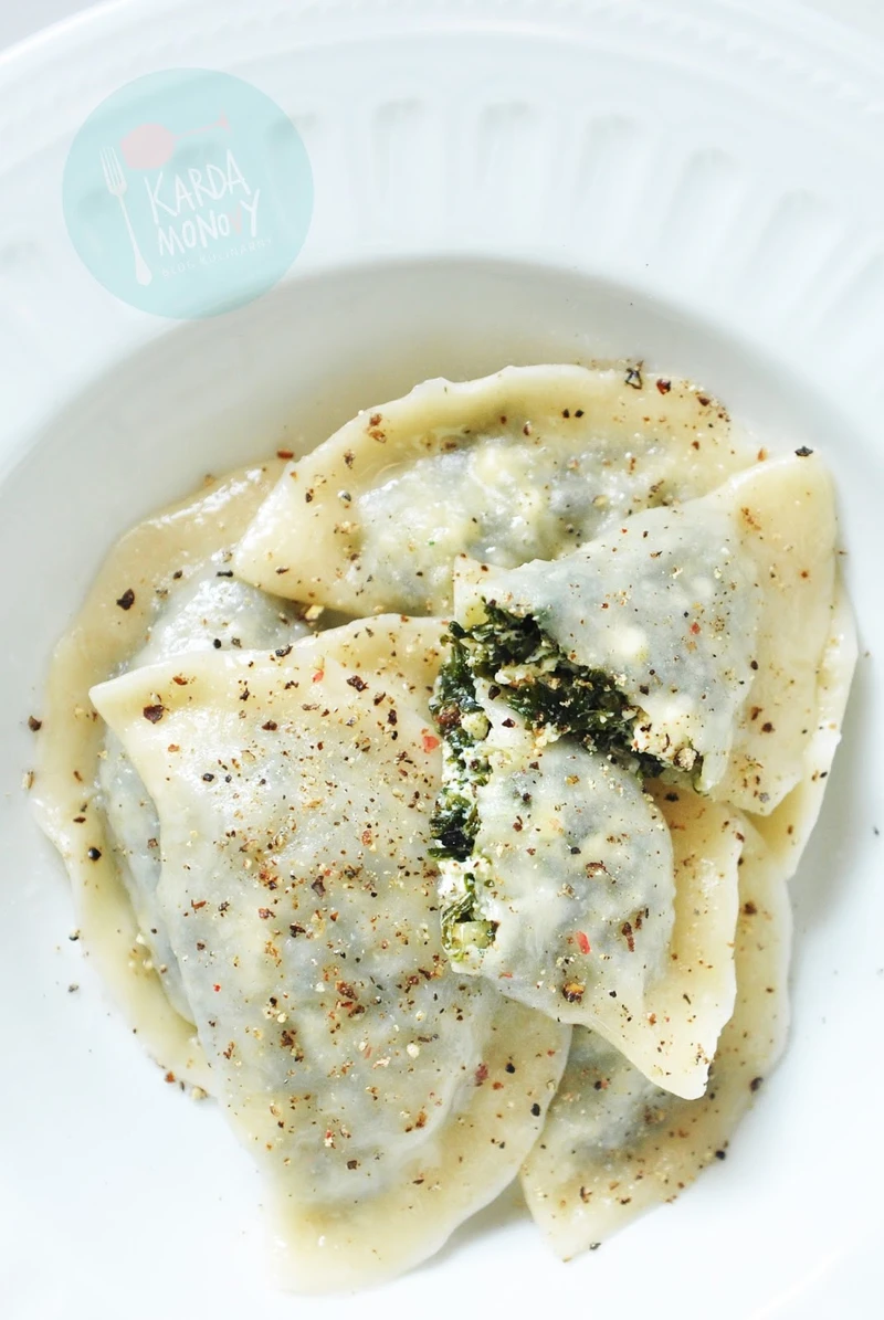 Pierogi z serem i jarmużem