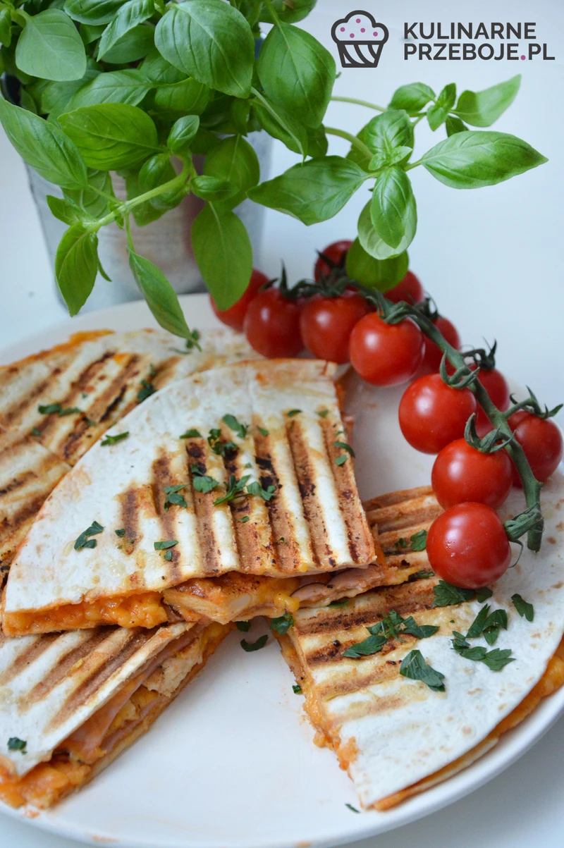 Quesadilla Cordon Bleu – Tortilla z kurczakiem - HIT na imprezę i nie tylko!