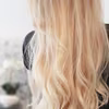 Piękne długie blond włosy