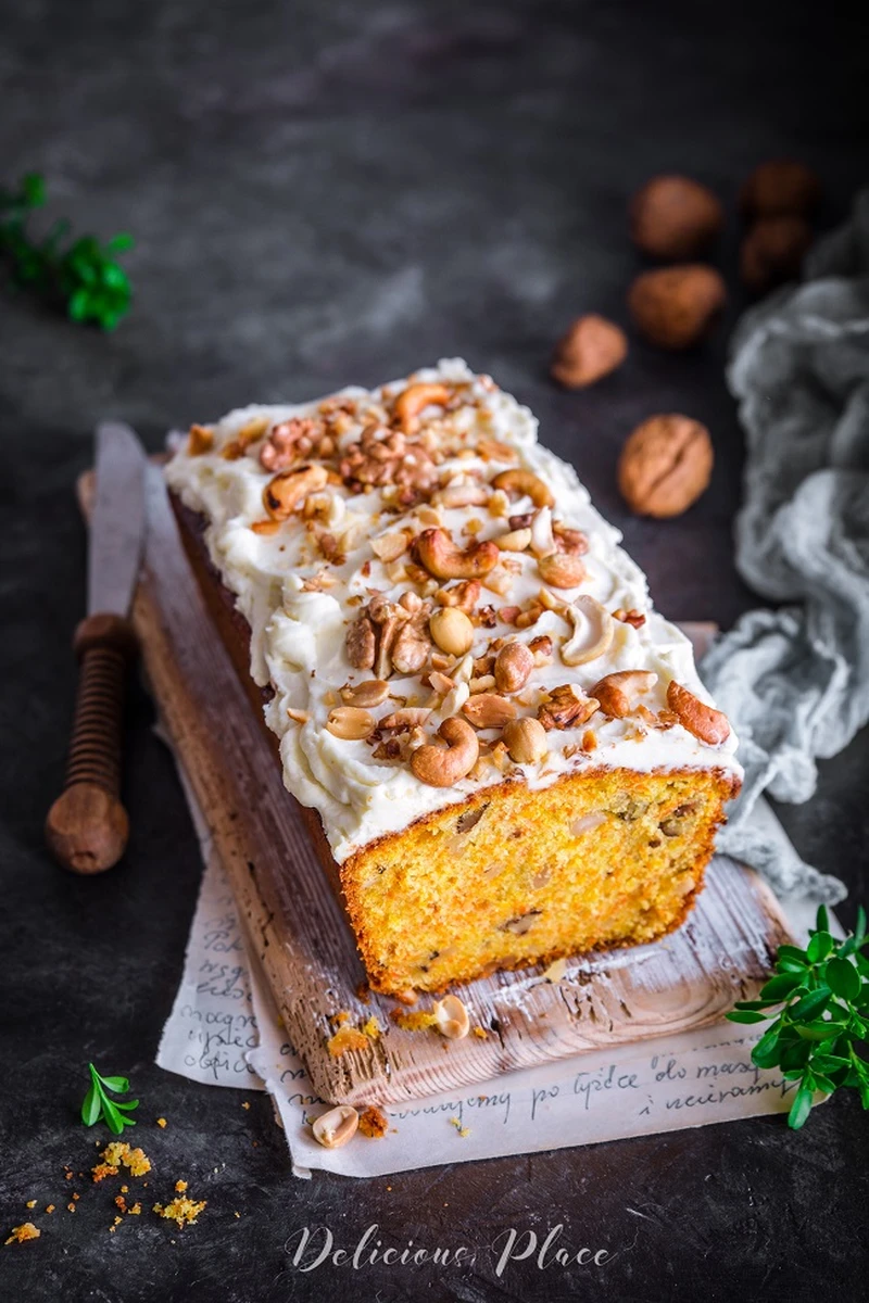 Babka marchewkowa z orzechami