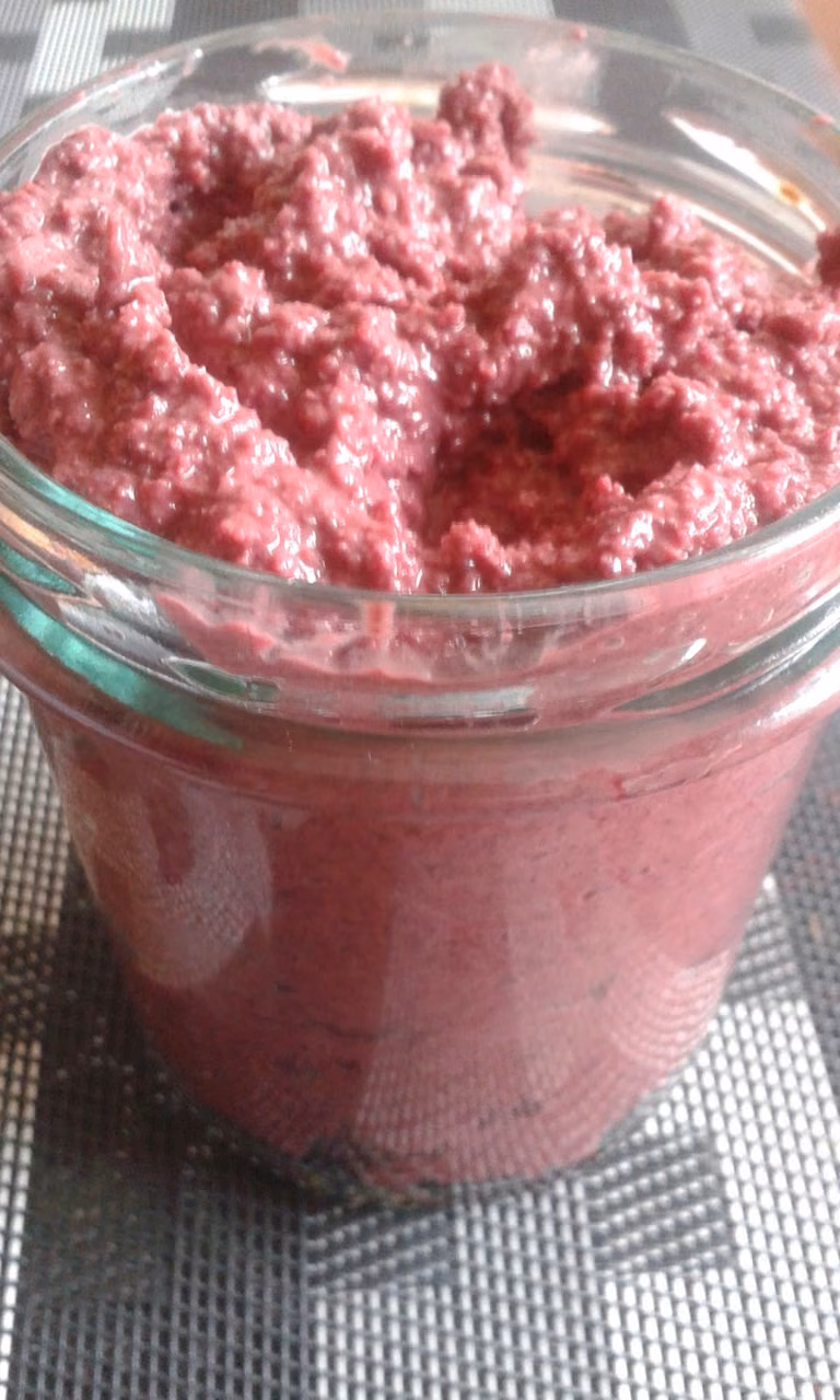 Pesto z kiszonych buraków