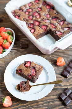 Brownie z truskawkami
