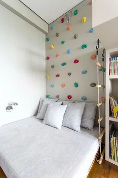 Ścianka wspinaczkowa w pokoju dziecięcym