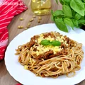 OSTRE SPAGHETTI W SOSIE POMIDOROWYM Z NUTĄ KAKAO