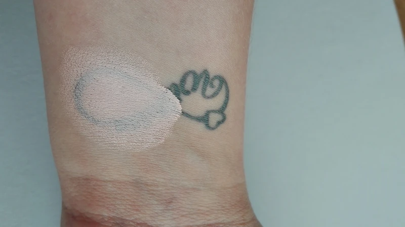 Masz sińce pod oczami?? Ciężko ci je ukryć? ja mam na to sposób